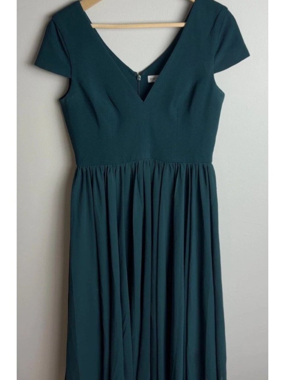 Dress The Population Corey V-Neck Dress Size Medium Pine Green Lace Hem Women’s - Picture 1 of 7